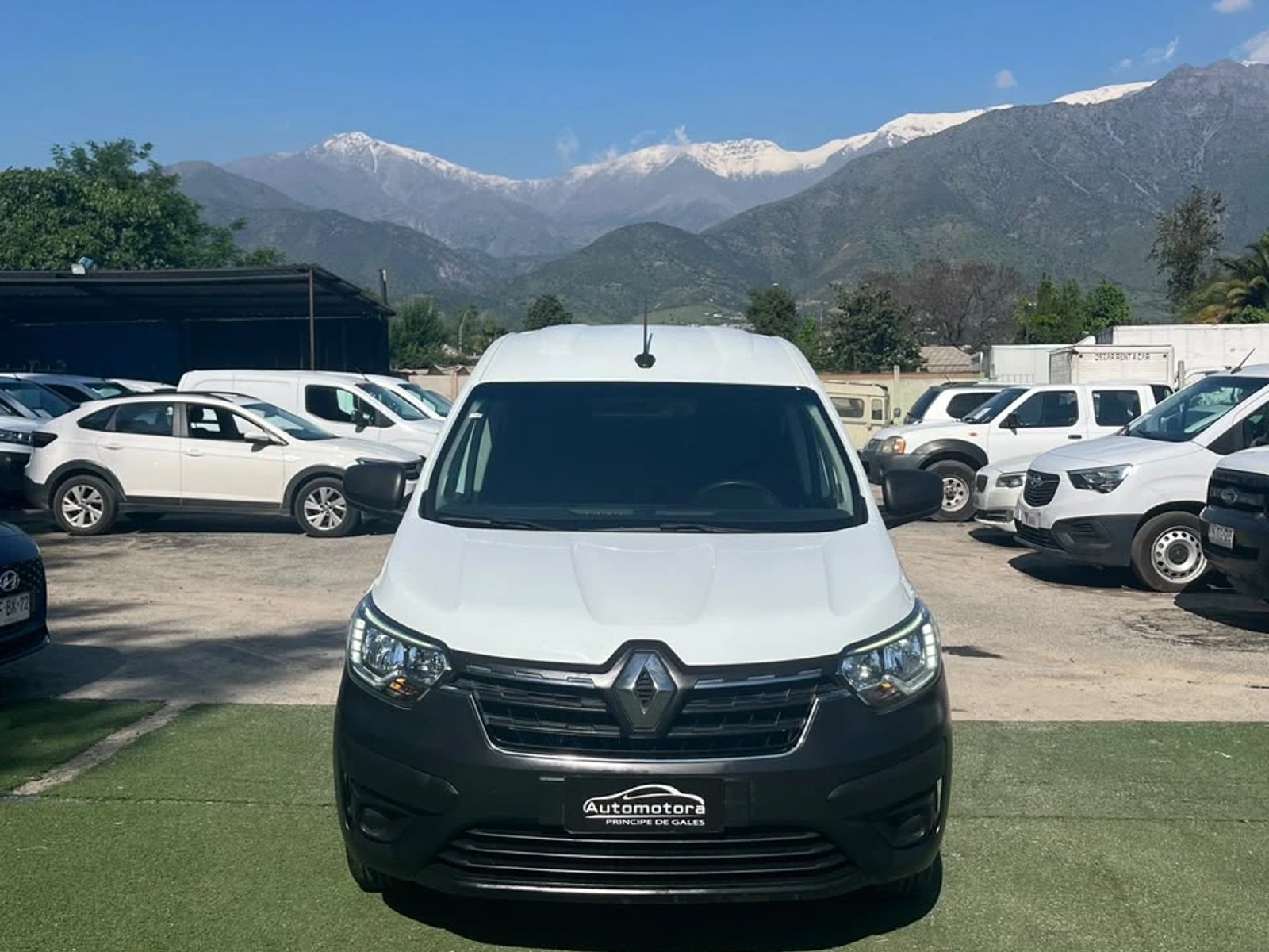 Renault EXPRESS 2023 - Foto 2 de 11