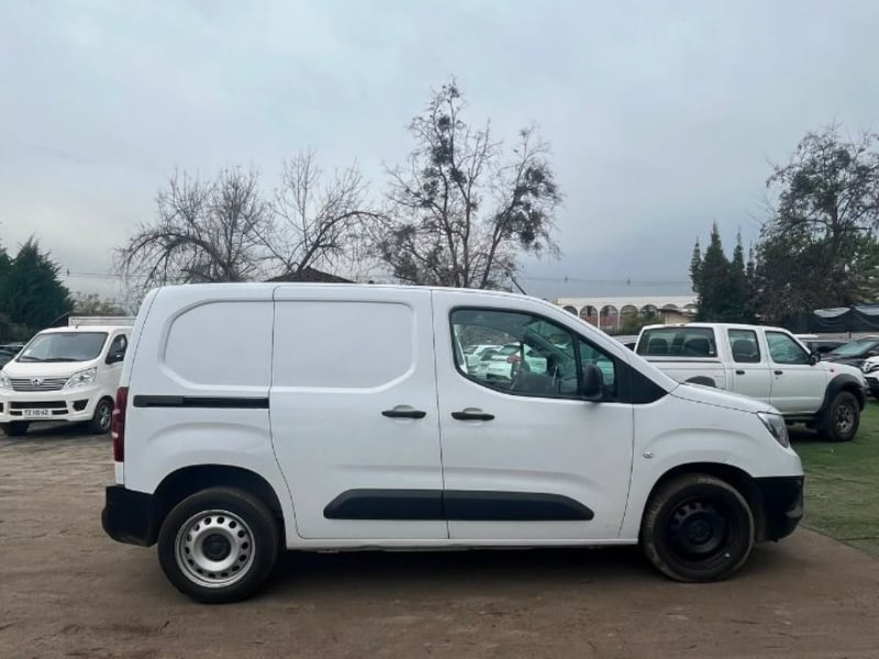 Opel COMBO 1.5 2024 - Imagen 4 de 9