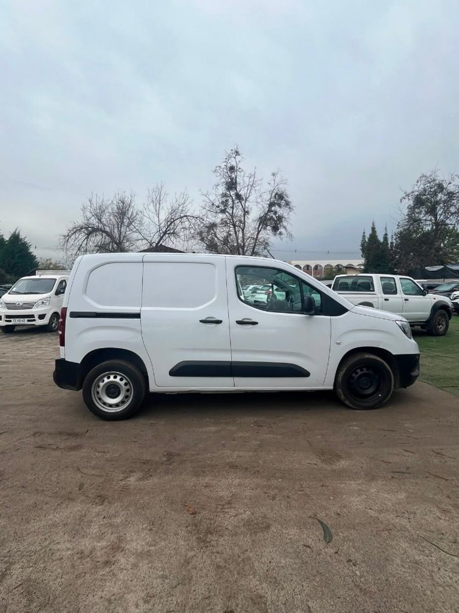 Opel COMBO 2024 - Imagen 4 de 9