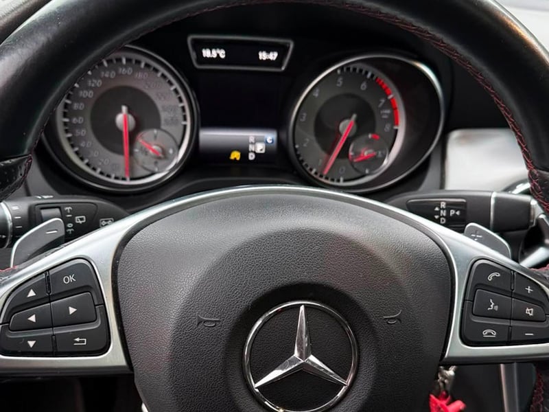 Mercedes-Benz GLA 250 4MATIC 2.0 2017 - Imagen 7 de 10