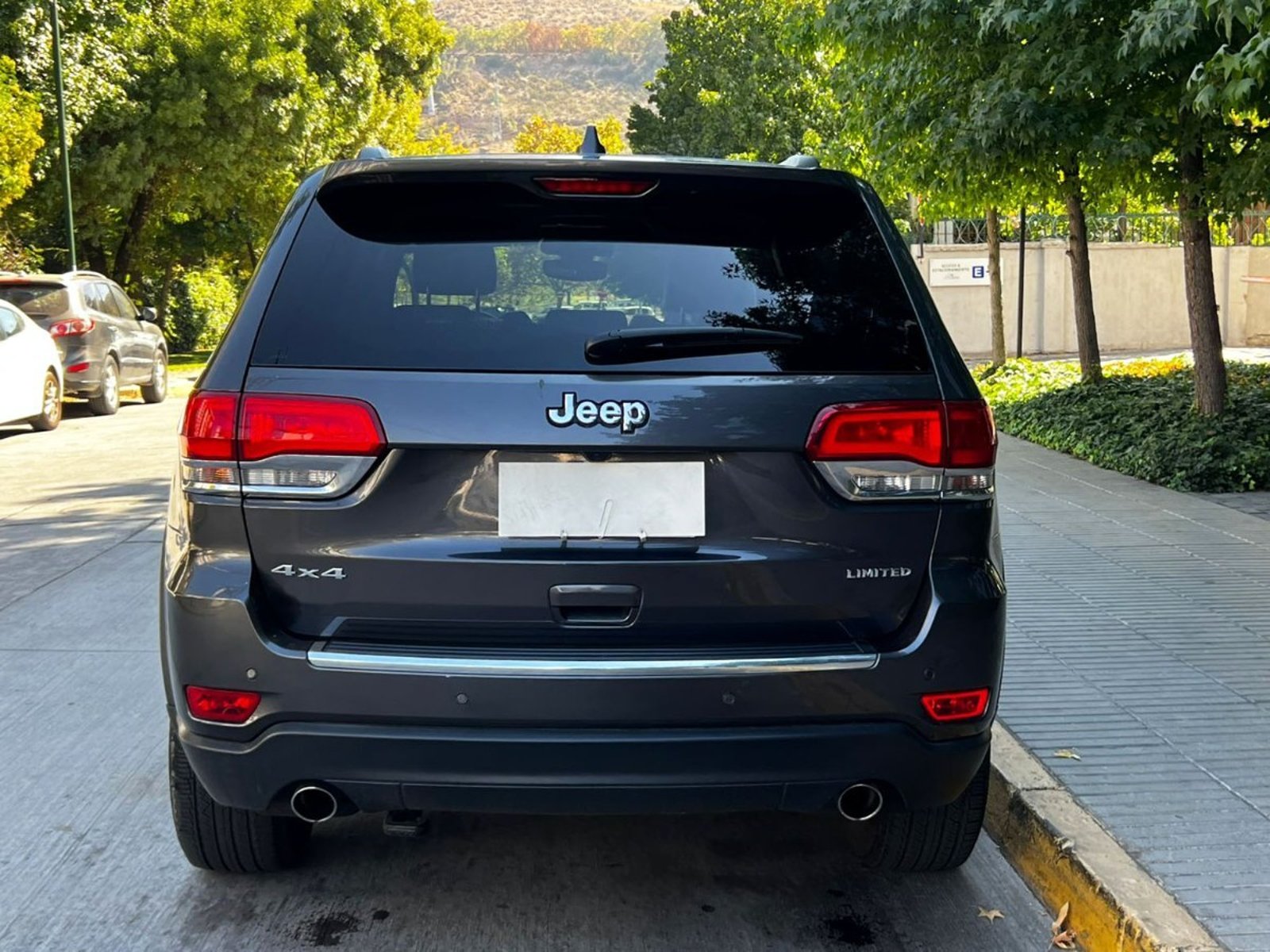 Jeep GRAND CHEROKEE LIMITED 4X4 3.6 2018 - Foto 5 de 10