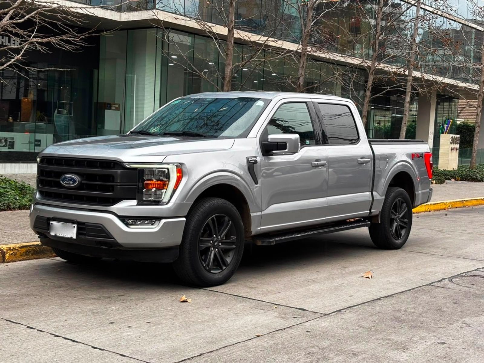 Ford F-150 LARIAT SPORT 5.0 2022 - Foto 3 de 10