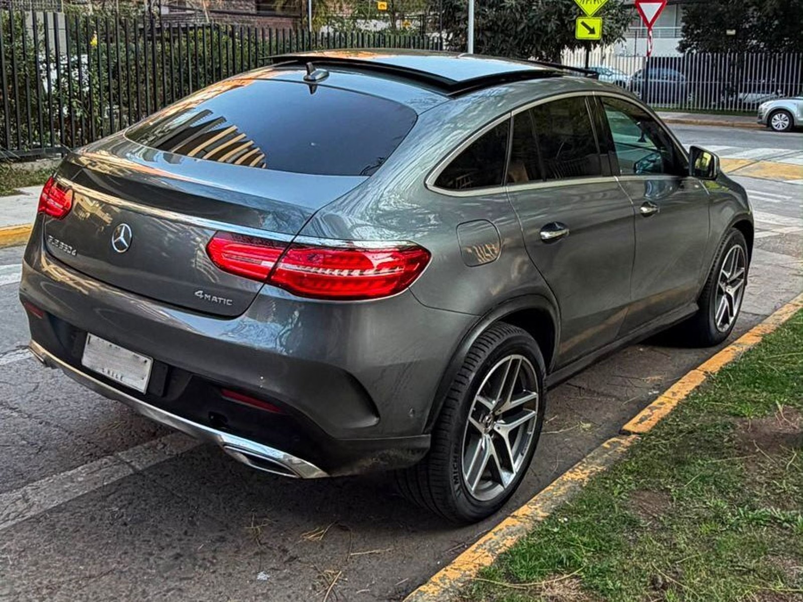 Mercedes-Benz GLE 350D COUPE 4MATIC 3.0 2020 - Foto 4 de 10