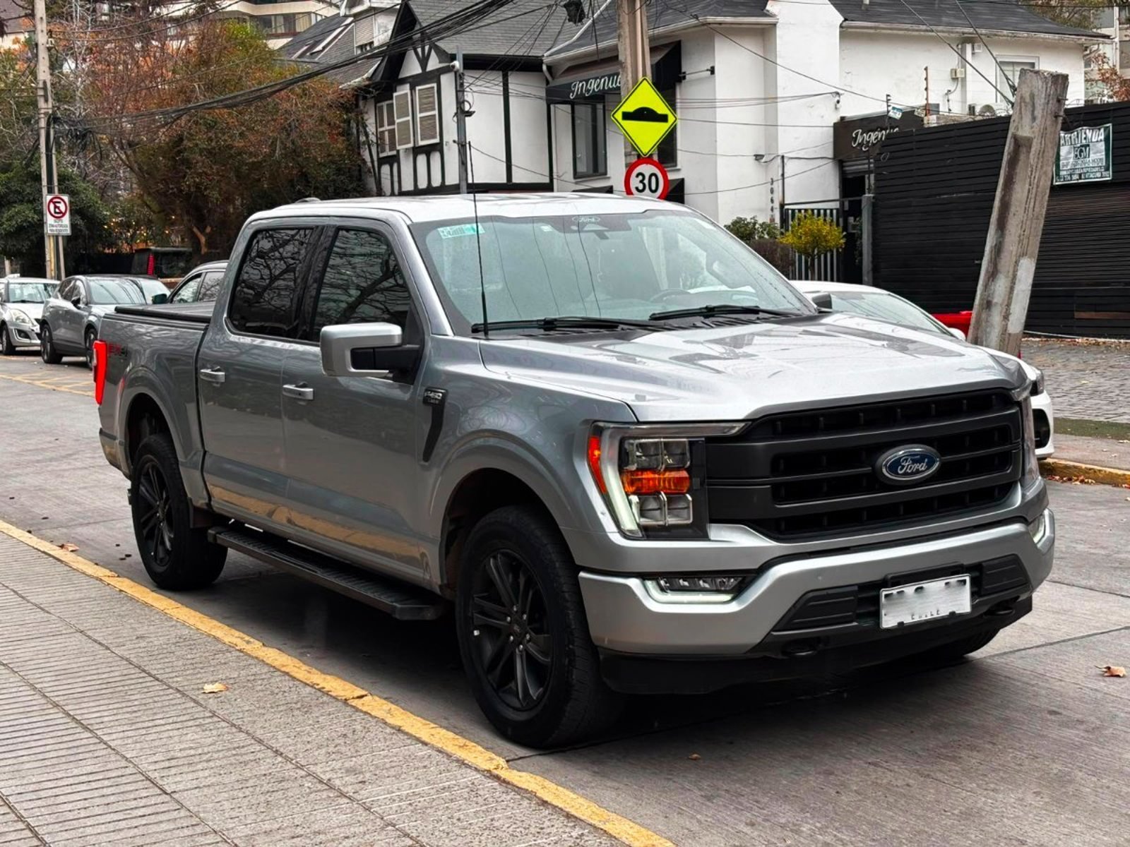 Ford F-150 LARIAT SPORT 5.0 2022 - Foto 2 de 10
