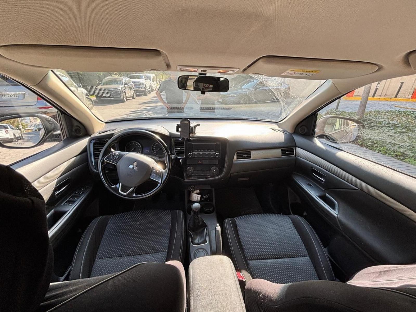 Mitsubishi OUTLANDER 2.0 MT 2016 - Imagen 7 de 10