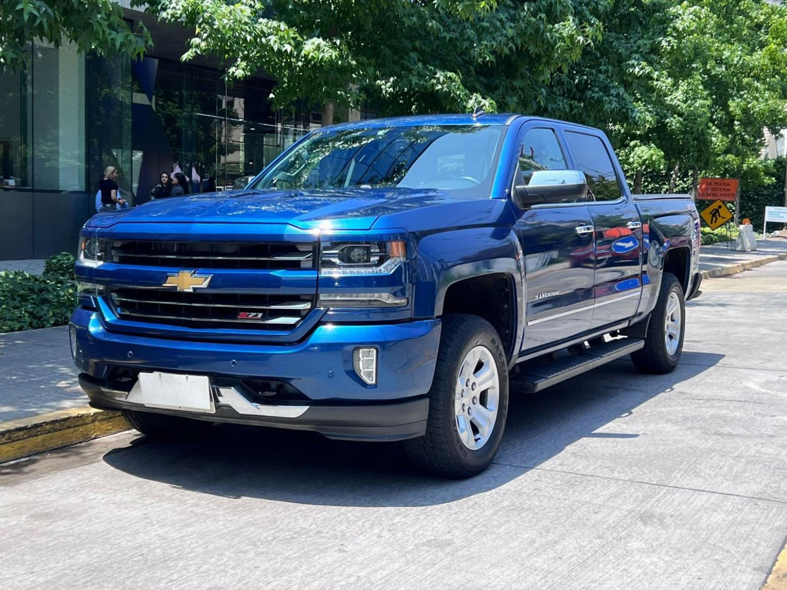 Chevrolet SILVERADO LTZ 4WD 5.3 2017 - Foto 2 de 10