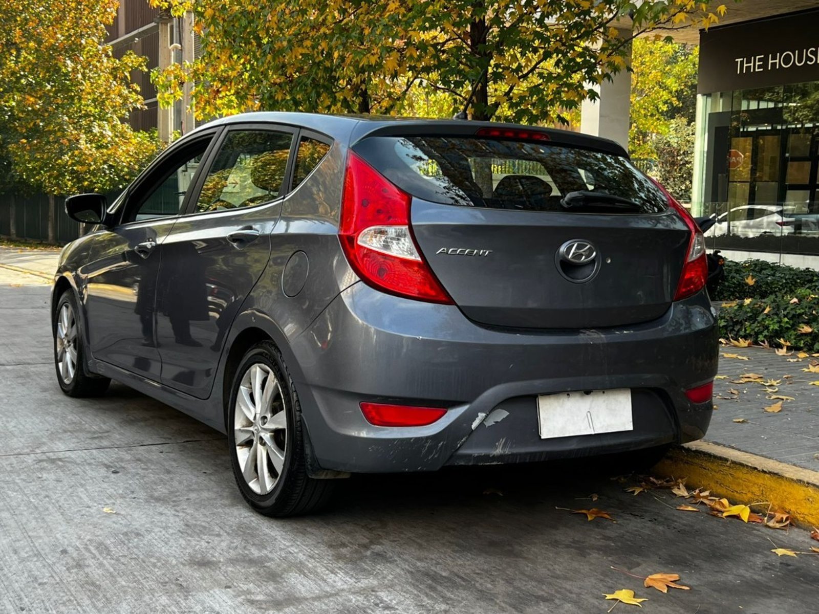 Hyundai ACCENT GL 1.4 MT 2017 - Imagen 6 de 10