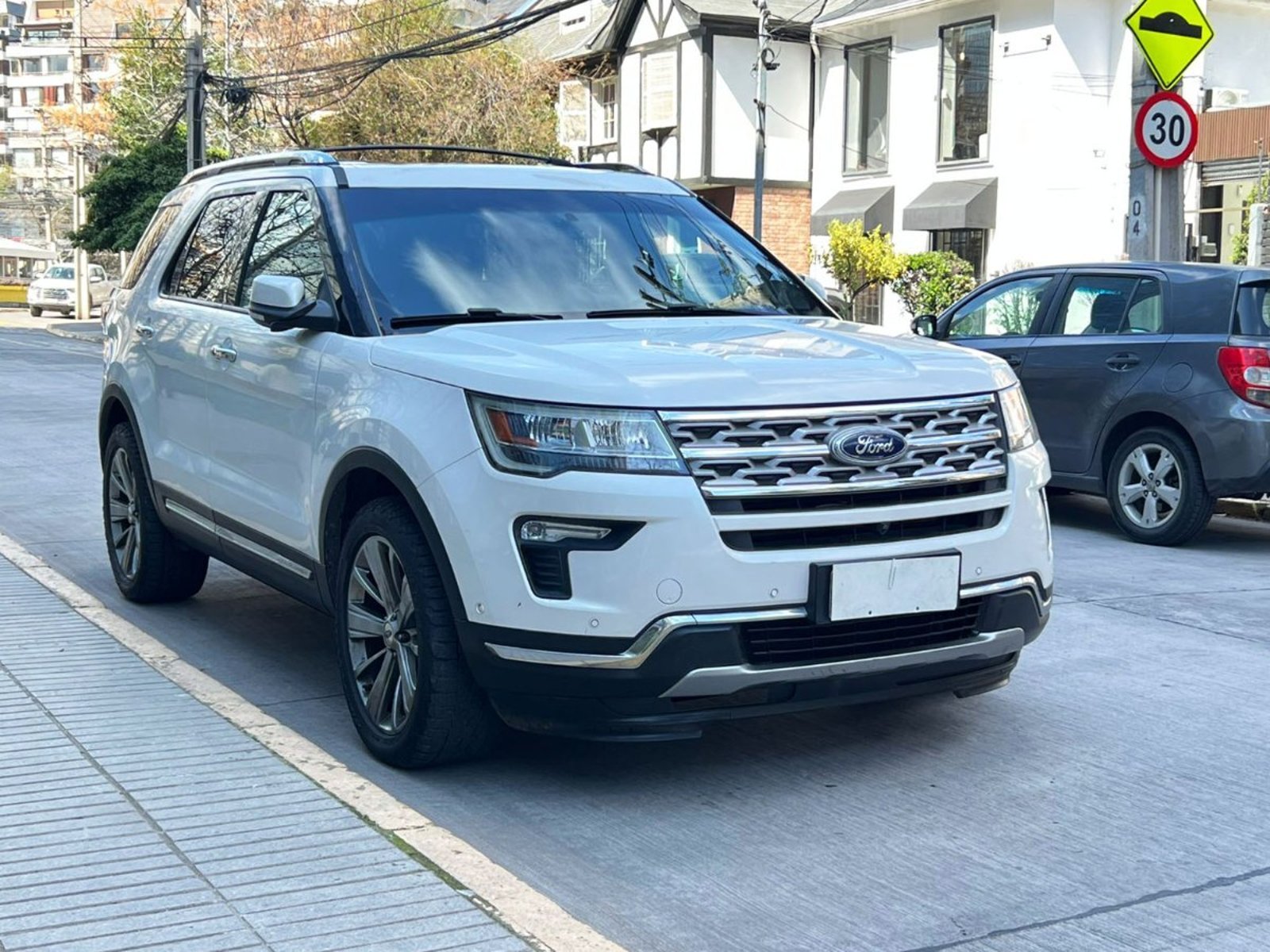 Ford EXPLORER LIMITED 4X4 2.3 2018 - Foto 2 de 10