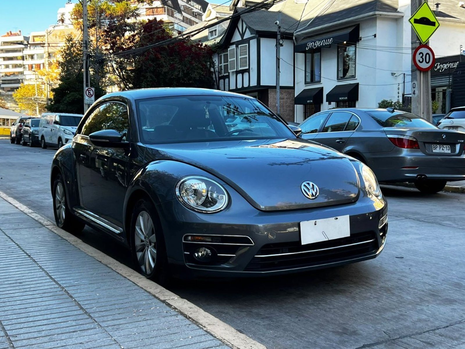 Volkswagen BEETLE COUPE 1.4 DSG 2020 - Foto 2 de 10