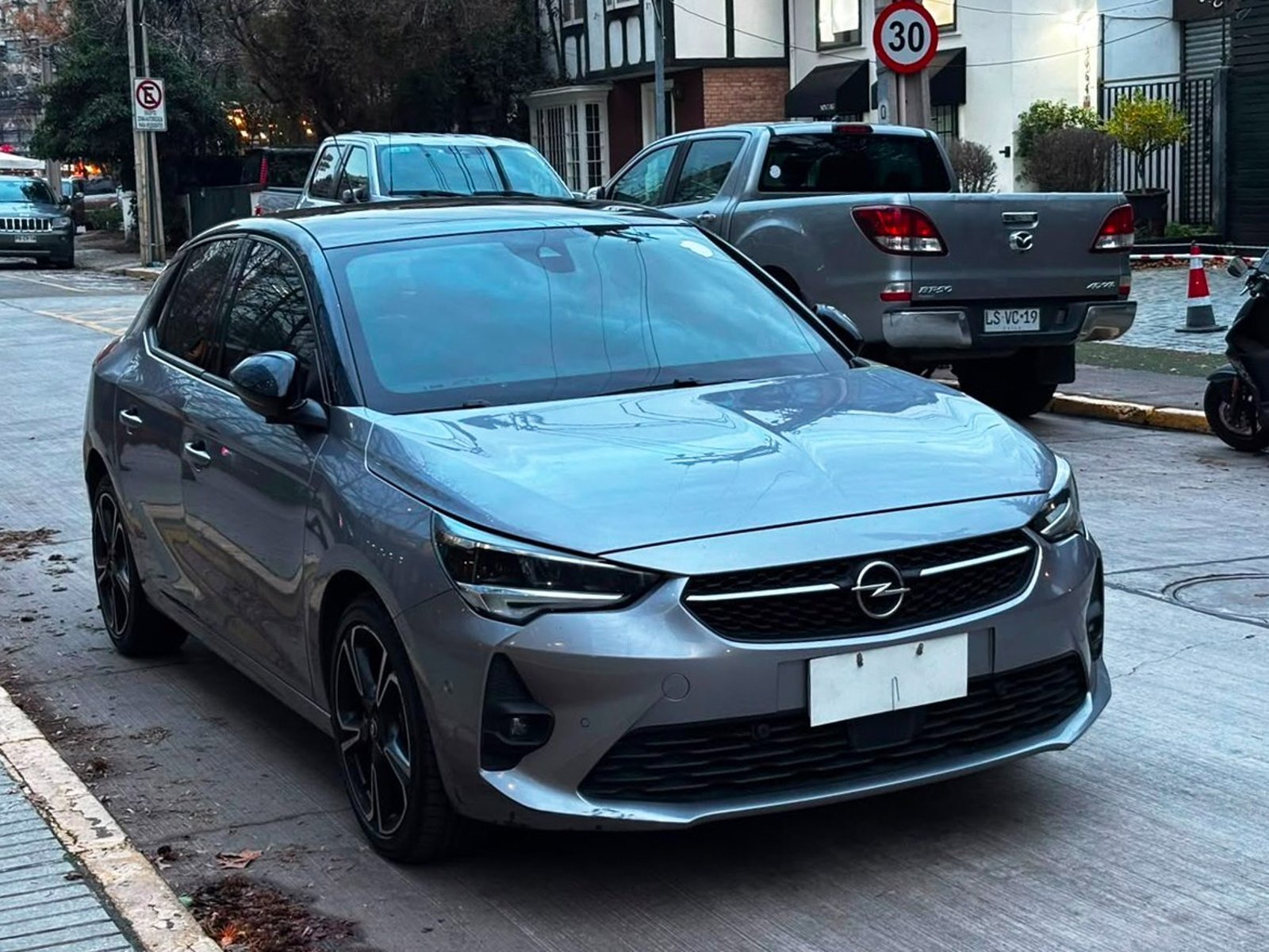 Opel CORSA 1.2 AT 2022 - Foto 2 de 10