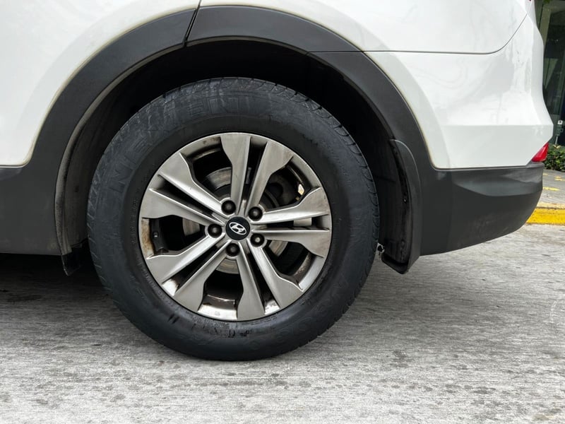 Hyundai SANTA FE GLS 2.4 AT 2015 - Imagen 7 de 10