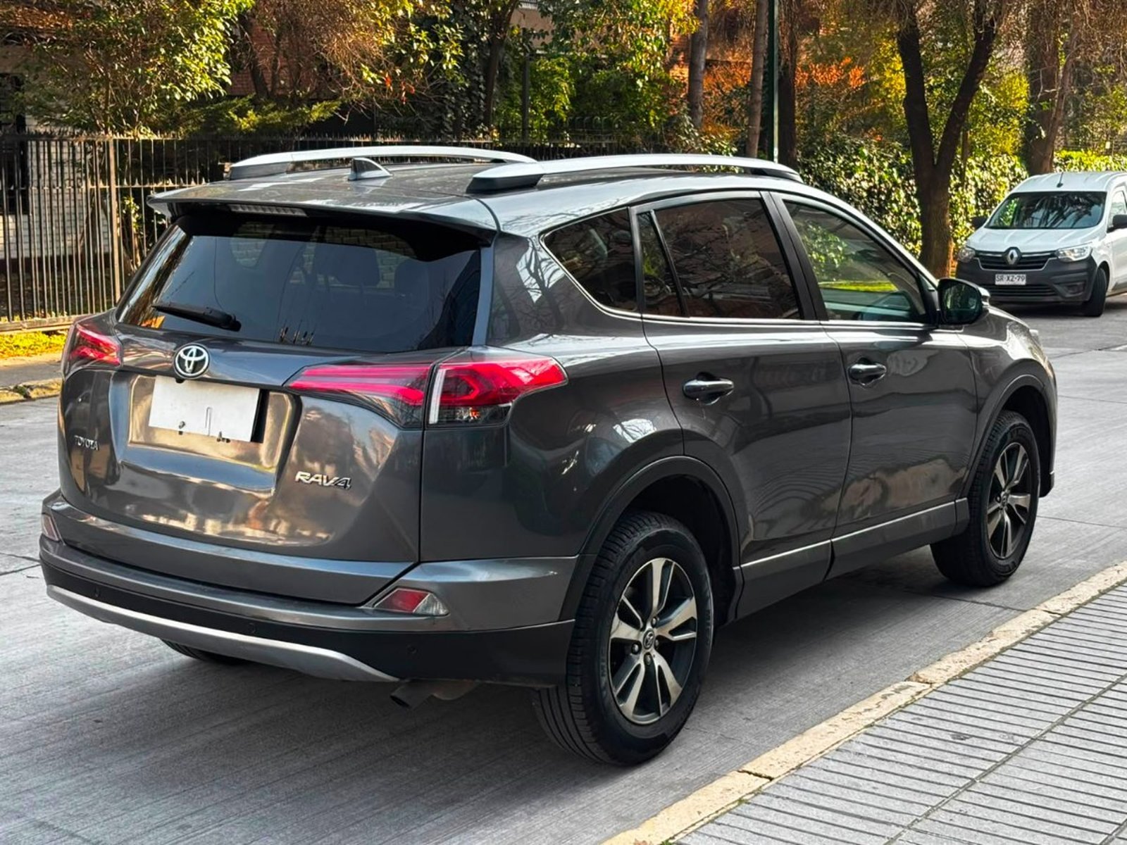 Toyota RAV 4 SUPER LUJO 2.0 AT 2018 - Foto 5 de 10