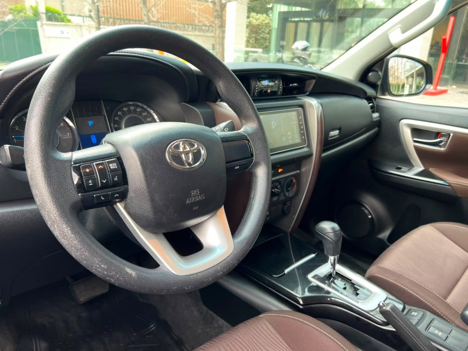Toyota FORTUNER SR5 2.7 2018 - Imagen 10 de 10
