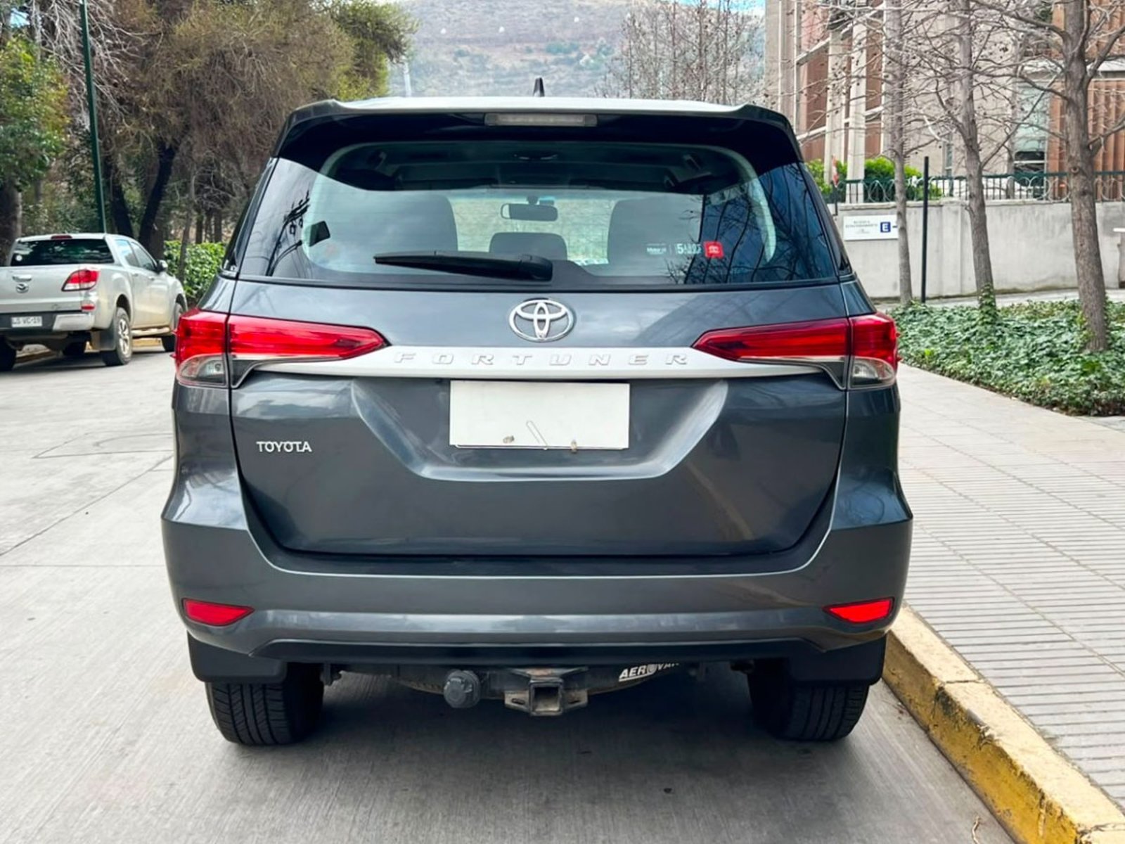 Toyota FORTUNER SR5 2.7 2018 - Imagen 5 de 10