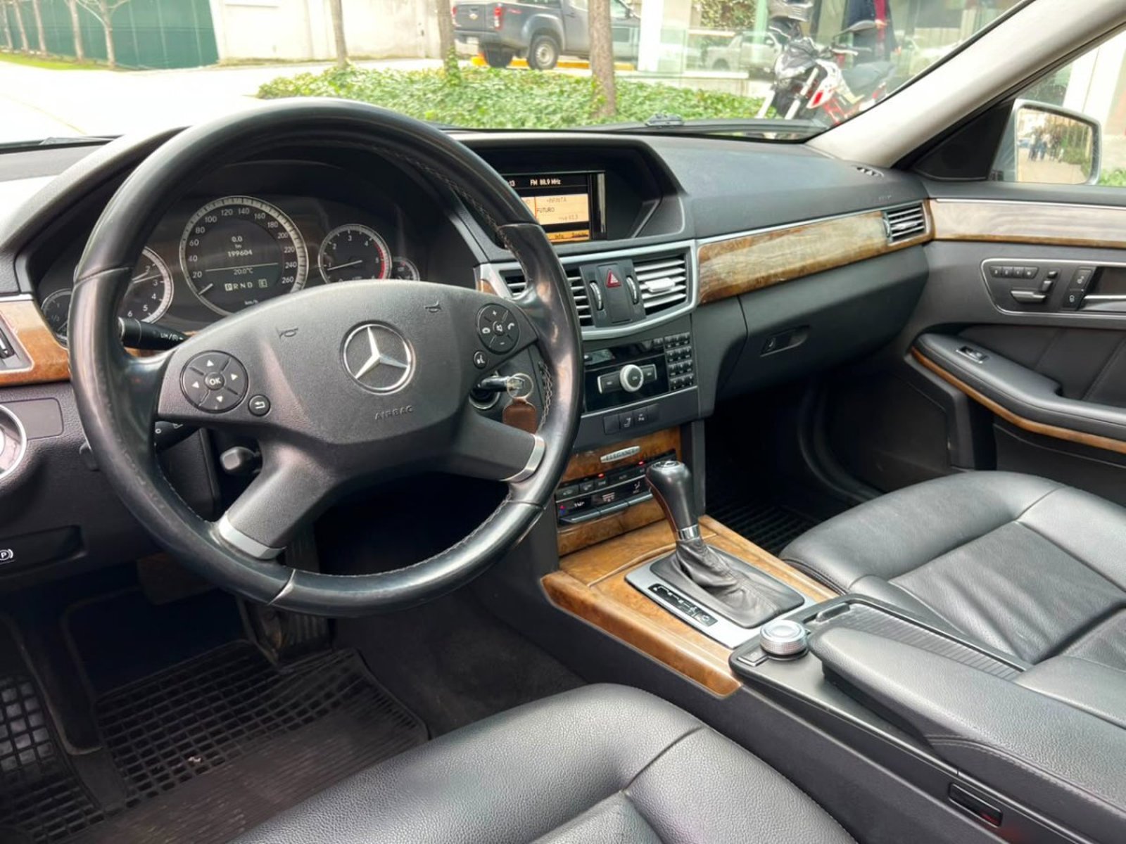 Mercedes-Benz E220 ELEGANCE CDI 2011 - Imagen 9 de 10
