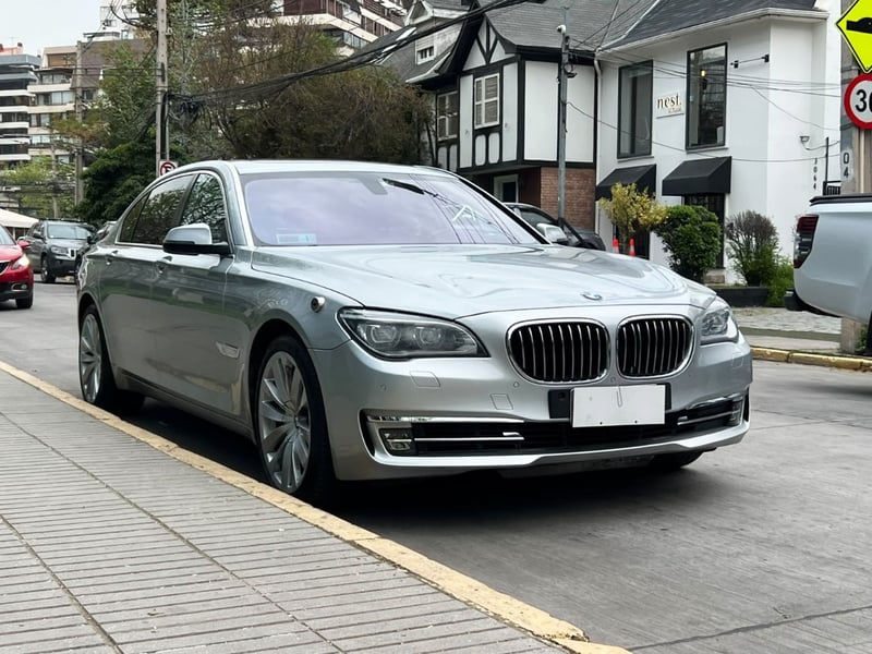 BMW 750 LI 4.4 2014 - Imagen 3 de 10