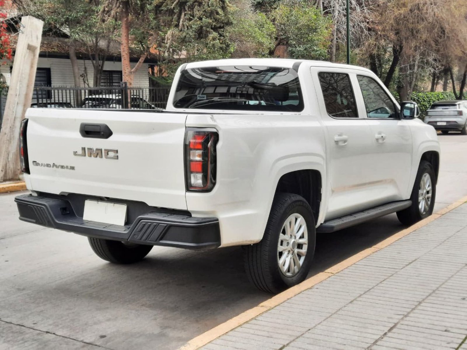 JMC GRAND AVENUE DIESEL AT 4x4 2025 - Foto 4 de 10