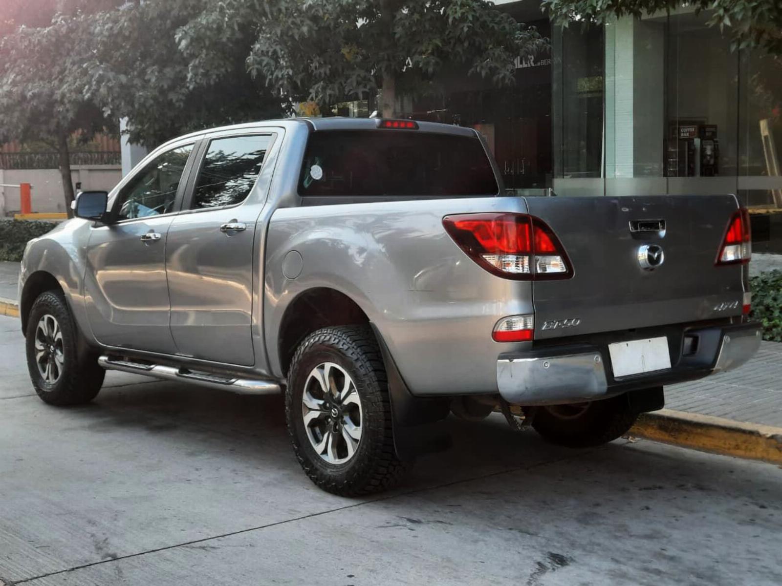 Mazda BT-50 SDX 4X4 3.2 AT 2020 - Imagen 6 de 9