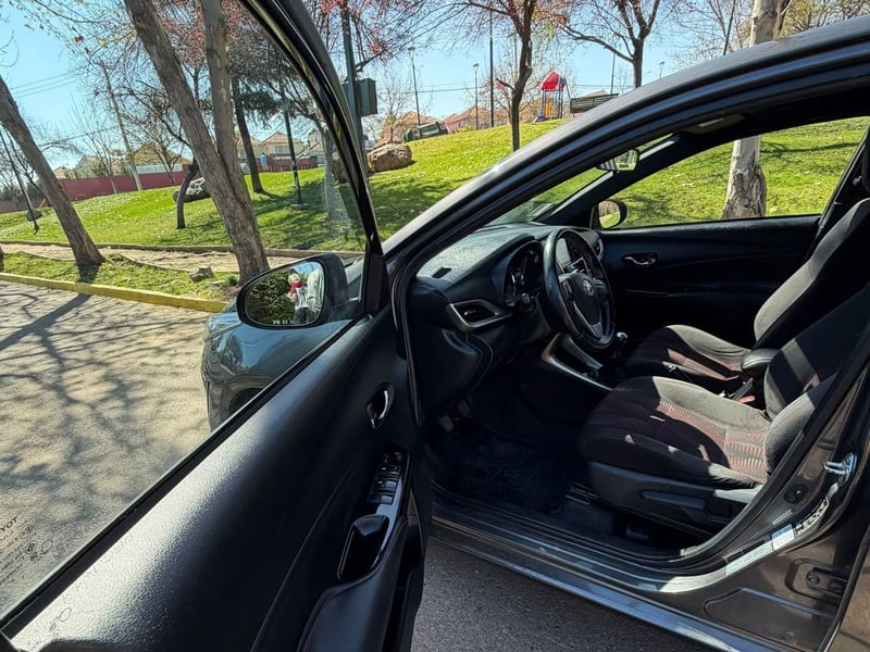Toyota YARIS SPORT 1.5 MT 2021 - Imagen 7 de 10