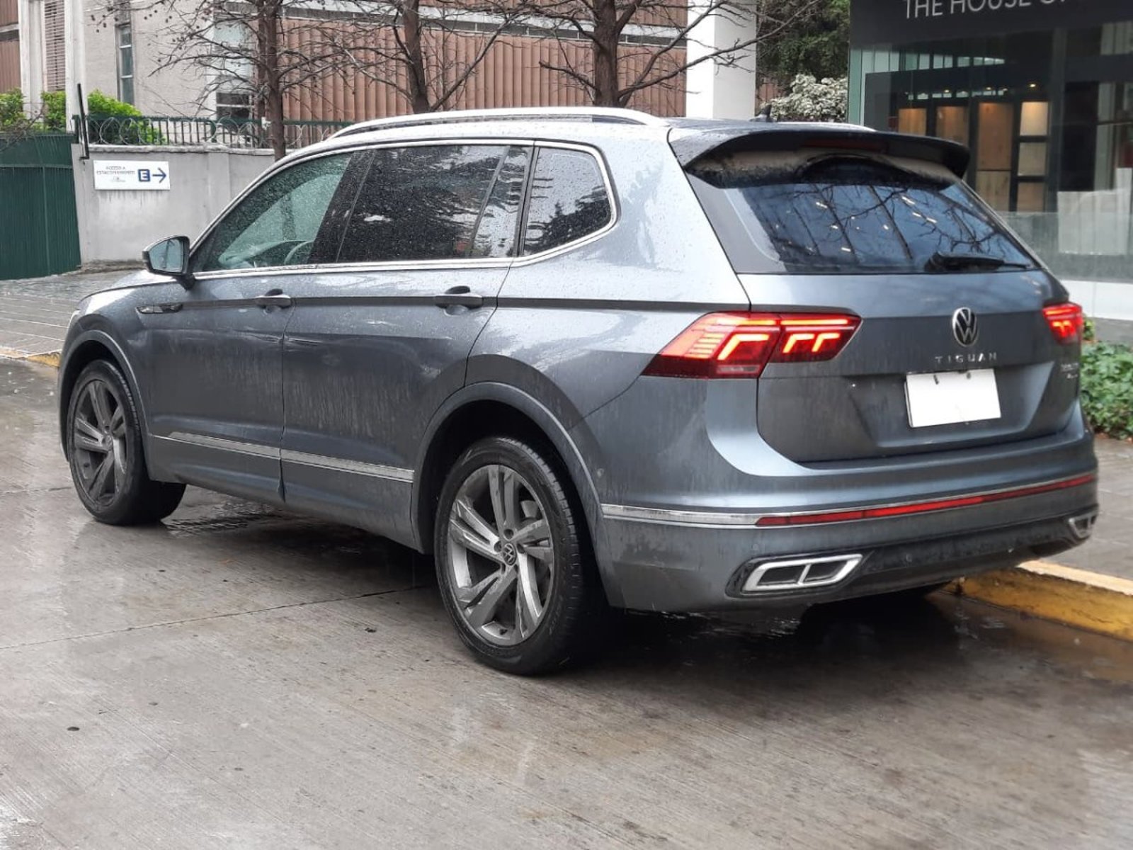 Volkswagen TIGUAN 2.0 TSI 4MOTION 2023 - Imagen 6 de 6