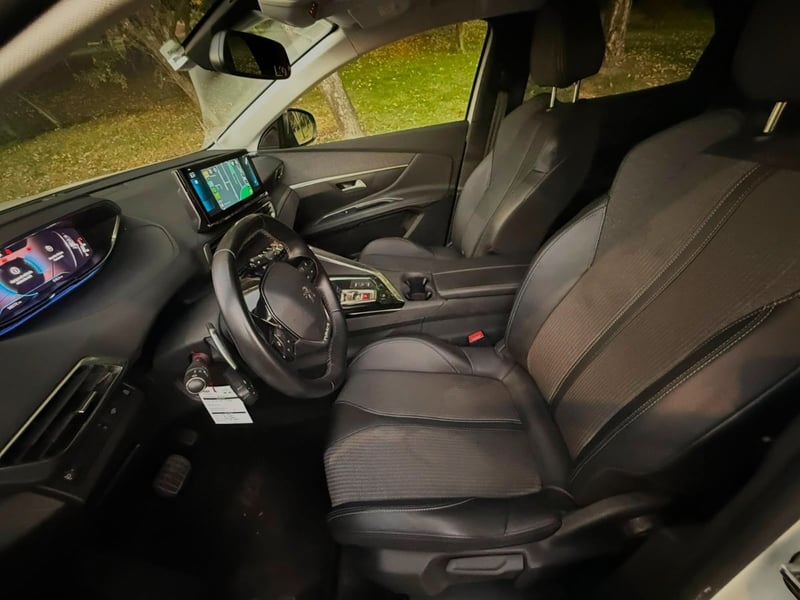 Peugeot 3008 BLUE HDI 1.5 AT 2023 - Imagen 9 de 10