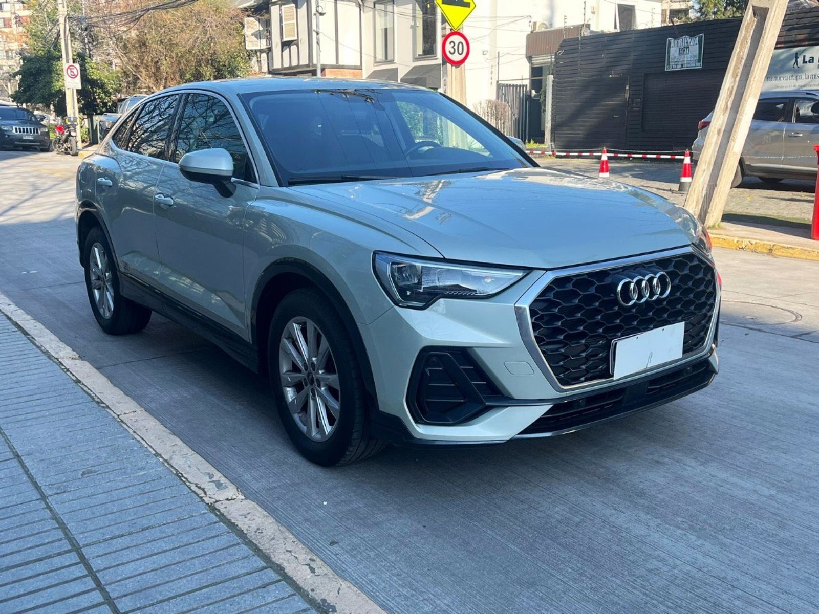 Audi Q3 SPORTBACK 35 TFSI 1.4T 2022 - Foto 3 de 10
