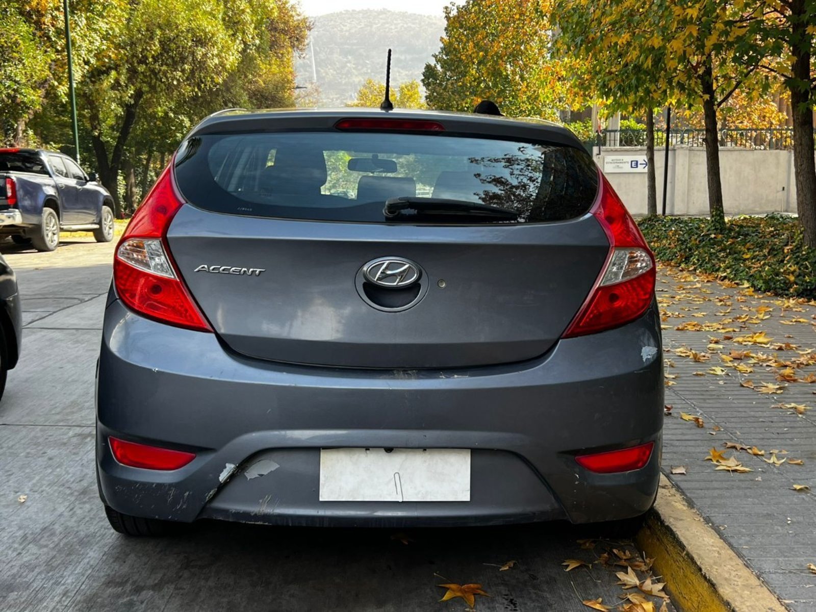 Hyundai ACCENT GL 1.4 MT 2017 - Foto 5 de 10
