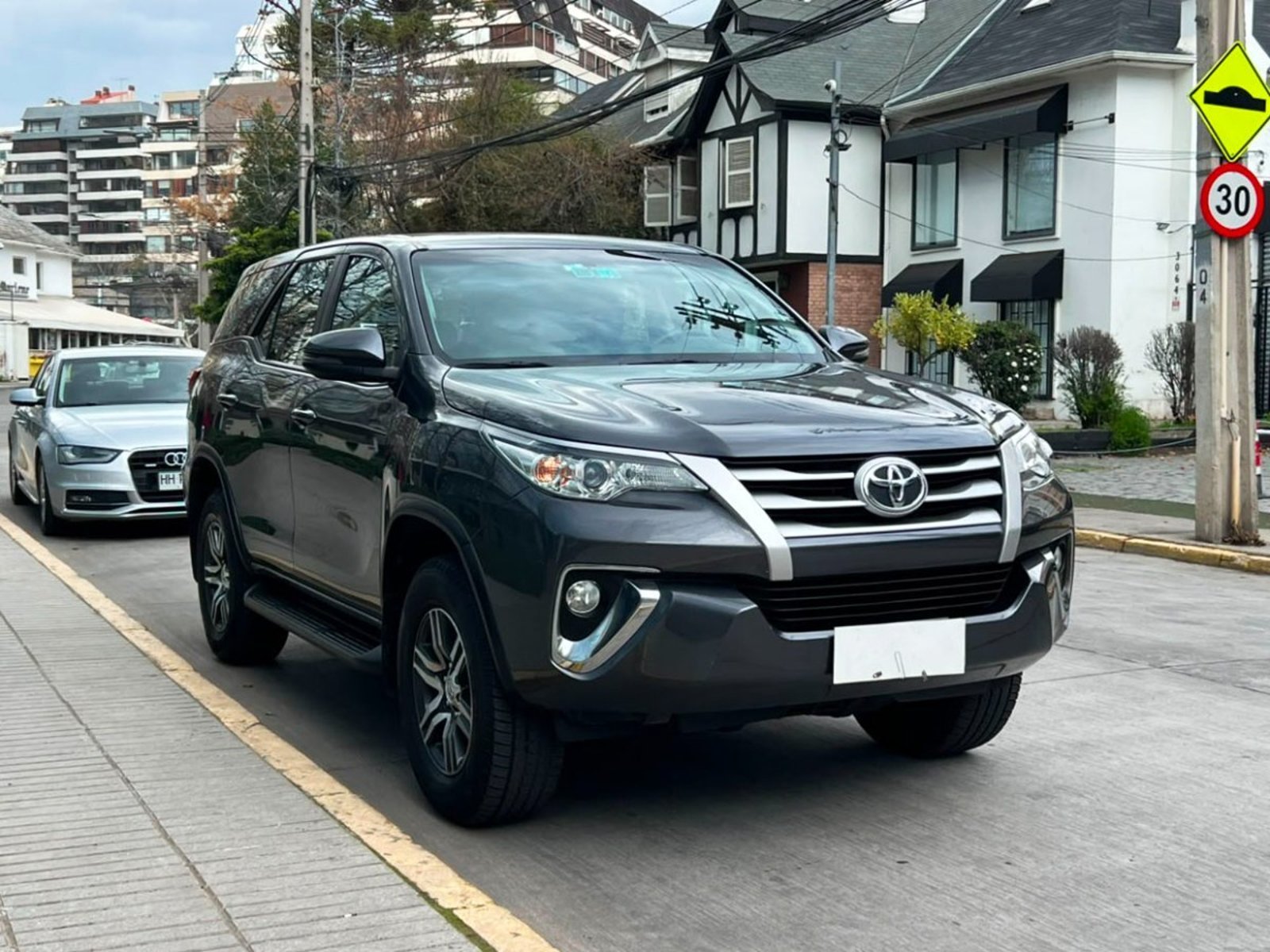 Toyota FORTUNER SR5 2.7 2018 - Foto 3 de 10
