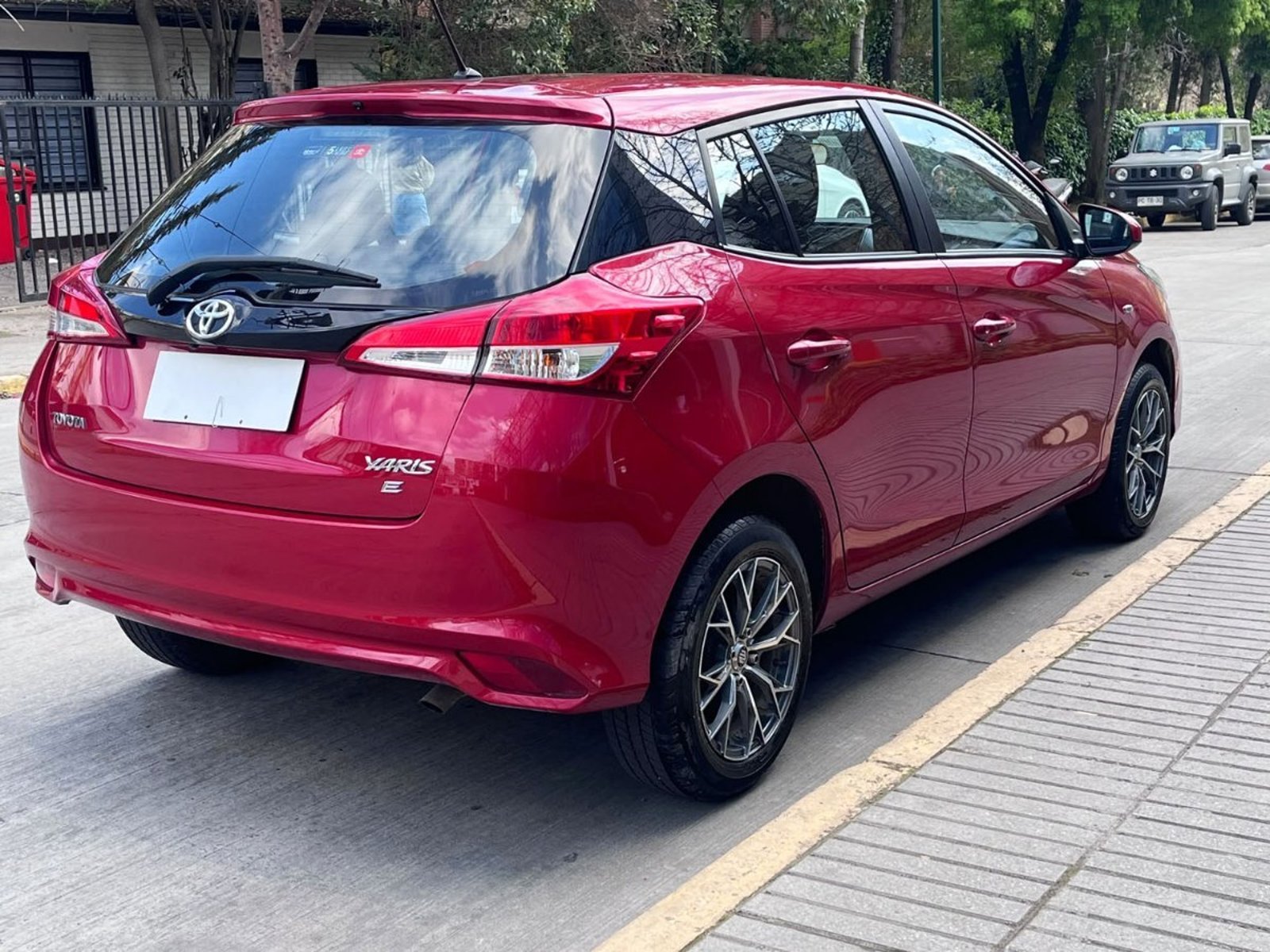 Toyota YARIS XLI 1.5 MT 2022 - Imagen 7 de 10