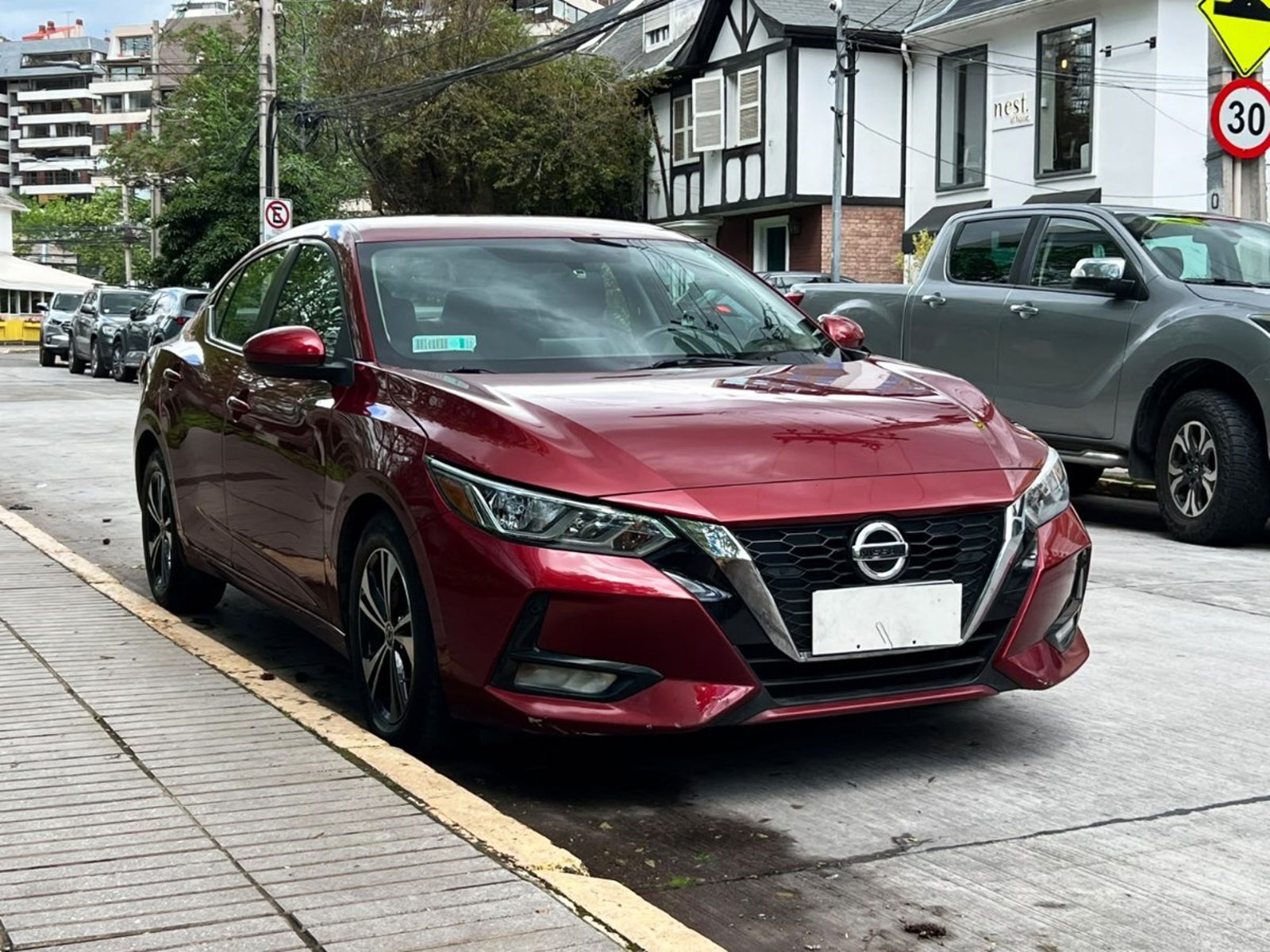 Nissan SENTRA SENSE 2.0 MT 2022 - Foto 2 de 10