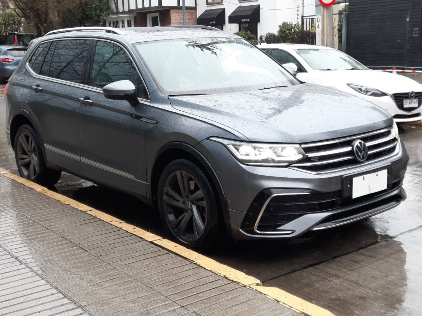Volkswagen TIGUAN 2.0 TSI 4MOTION 2023 - Foto 3 de 6