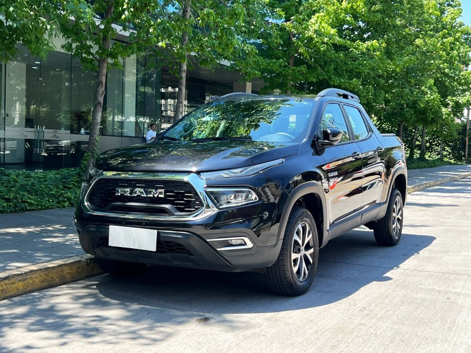 RAM 1000 BIG HORN 1.8 AT FWD 2024 - Foto 2 de 10