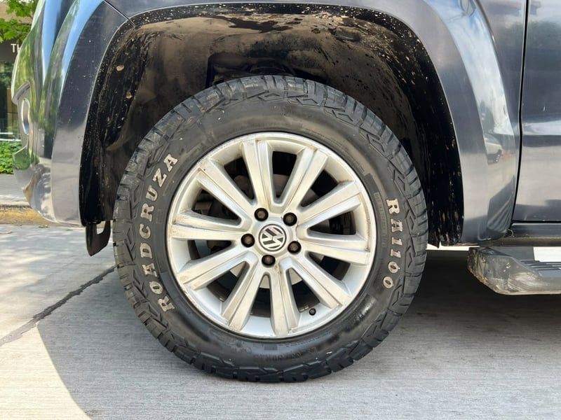 Volkswagen AMAROK HIGHLINE 2.0T DIESEL 2015 - Imagen 9 de 10