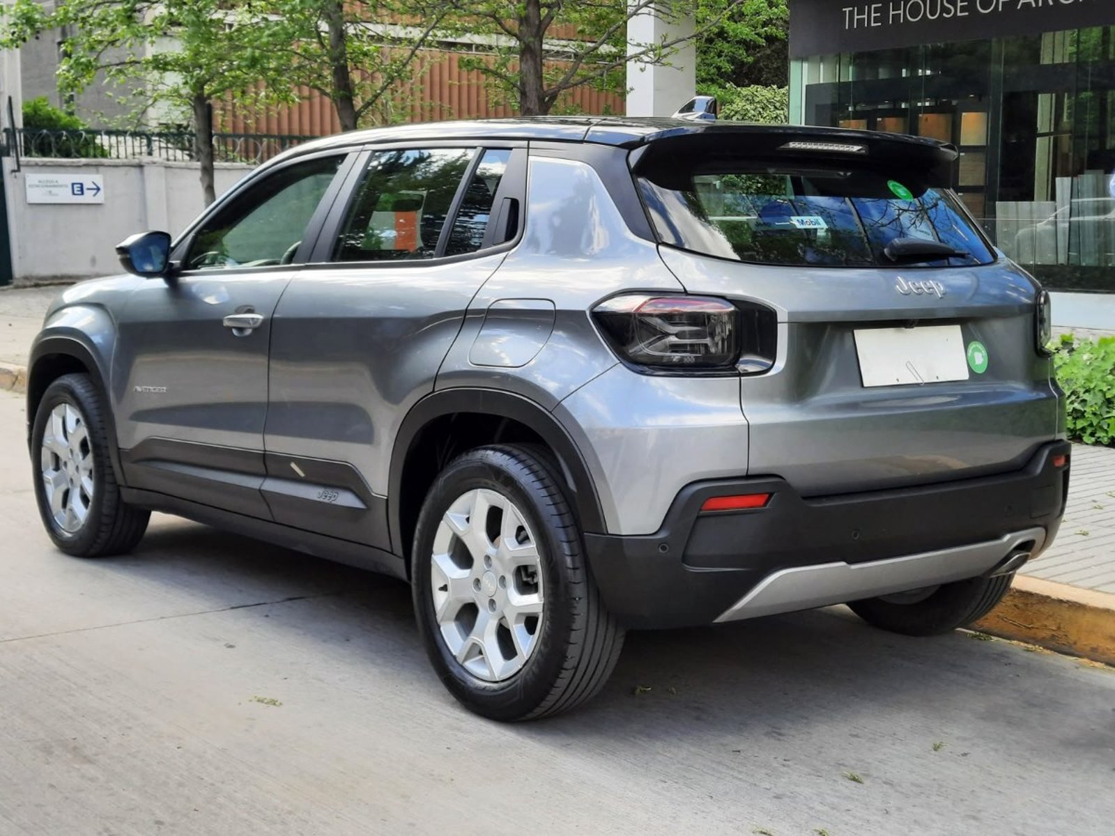 Jeep AVENGER ALTITUDE 4x4 HÍBRIDO 2025 - Foto 4 de 10