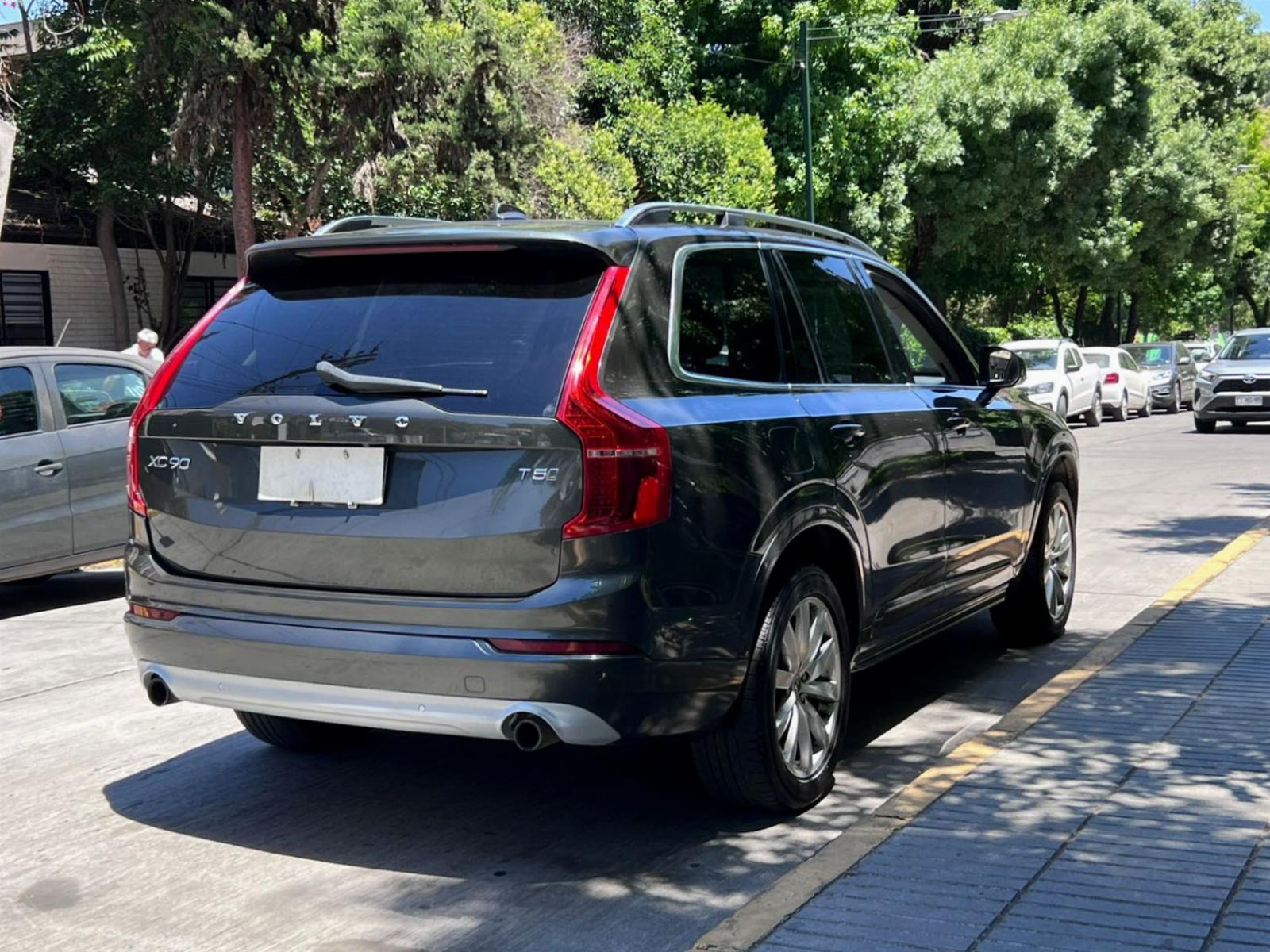 Volvo XC90 T5 2.0 AWD 2019 - Foto 4 de 10