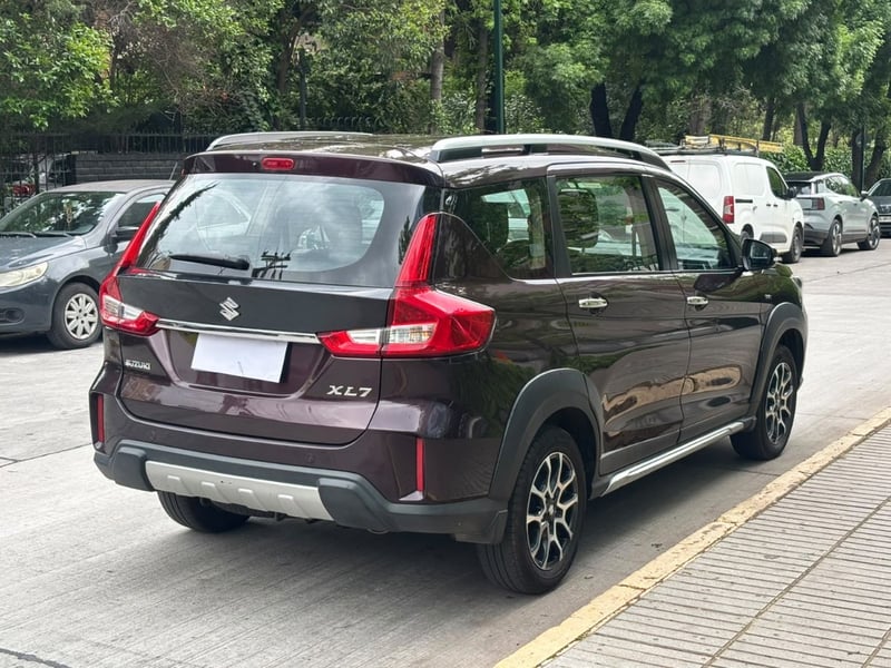 Suzuki XL7 GLX 1.5 AT 2022 - Imagen 4 de 10
