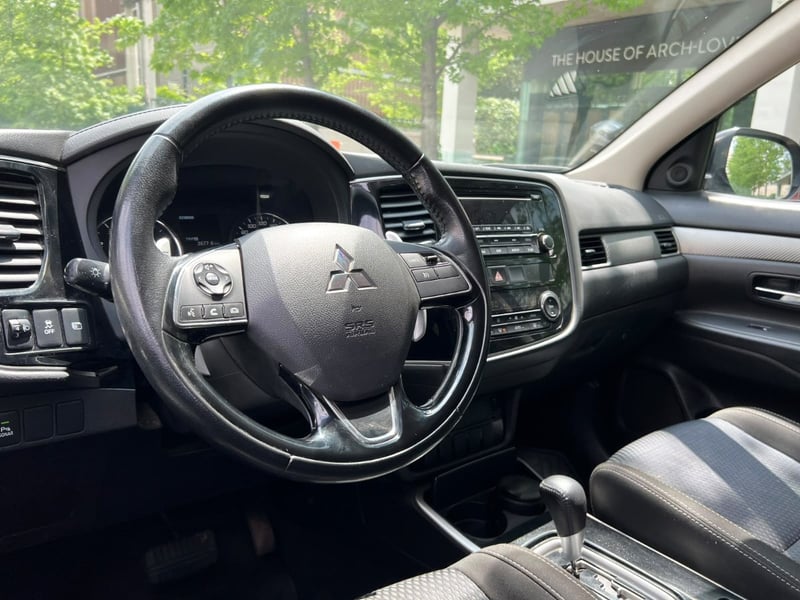 Mitsubishi OUTLANDER GLX 4X4 2.4 AT 2017 - Imagen 8 de 10