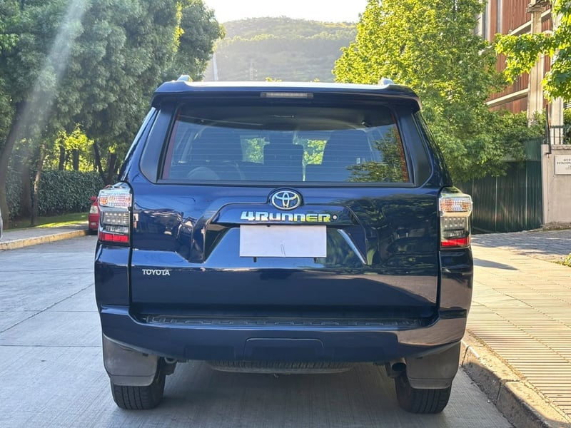 Toyota 4 RUNNER SR5 AT 4x2 2022 - Imagen 5 de 10