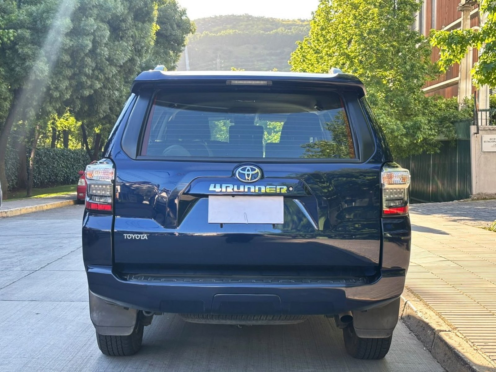 Toyota 4 RUNNER SR5 AT 4x2 2022 - Foto 5 de 10
