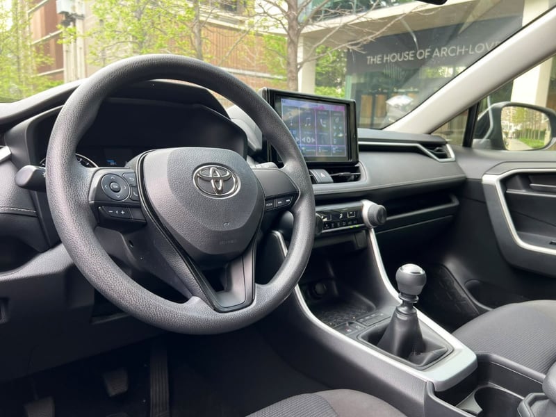 Toyota RAV 4 LE 2.0 MT 2022 - Imagen 8 de 10