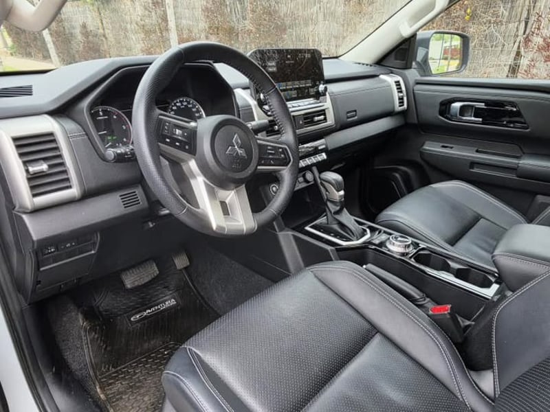 Mitsubishi L200 2.4 DAKAR XR AT 4X4 2026 - Imagen 6 de 8