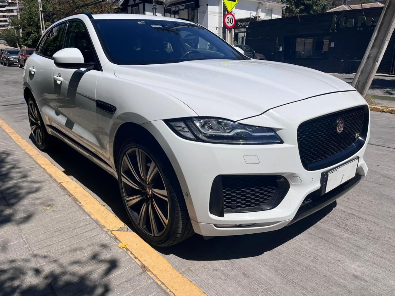 Jaguar F-PACE S 3.0 2017 - Foto 2 de 10