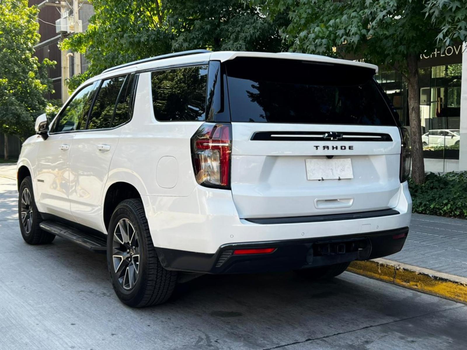 Chevrolet TAHOE Z71 5.3 2021 - Imagen 6 de 10