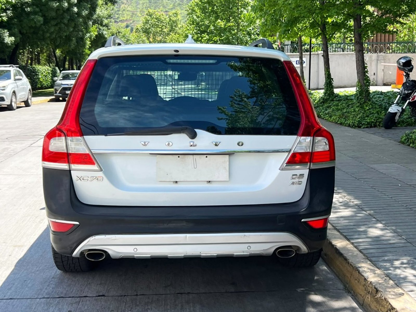 Volvo XC70 D5 COMFORT DIESEL AWD 2017 - Foto 5 de 10