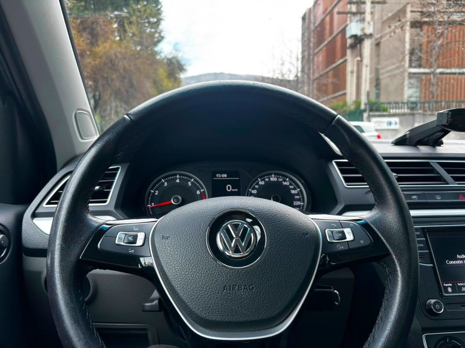Volkswagen VOYAGE HIGHLINE 1.6 MT 2022 - Imagen 8 de 10