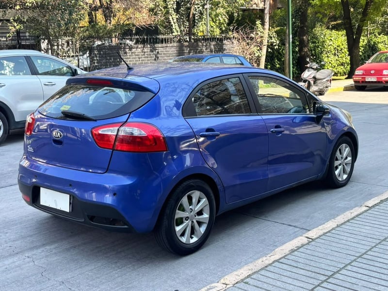 Kia RÍO 5 EX 1.4 MT 2013 - Imagen 4 de 10