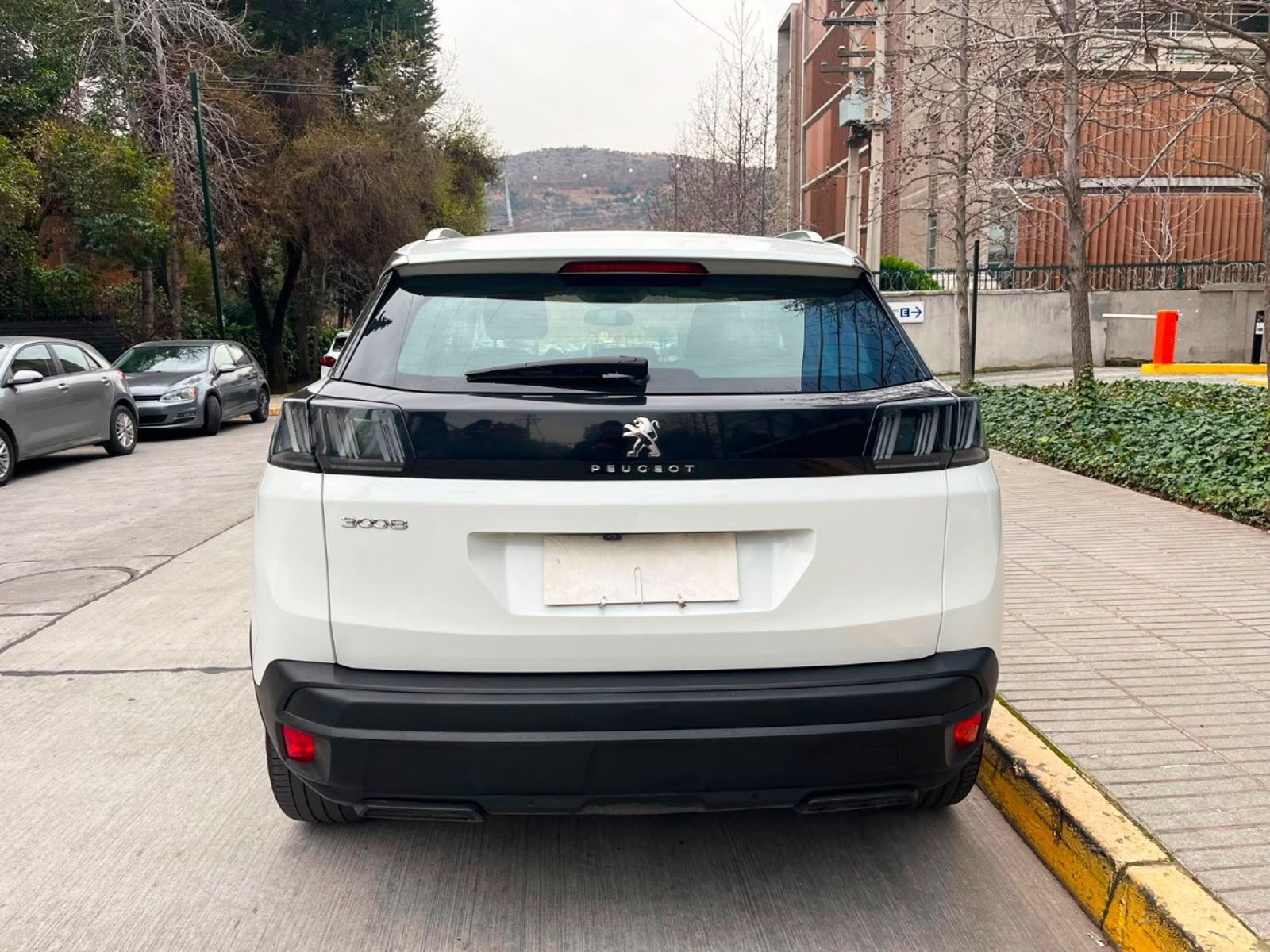 Peugeot 3008 1.2 MT 2022 - Foto 5 de 10