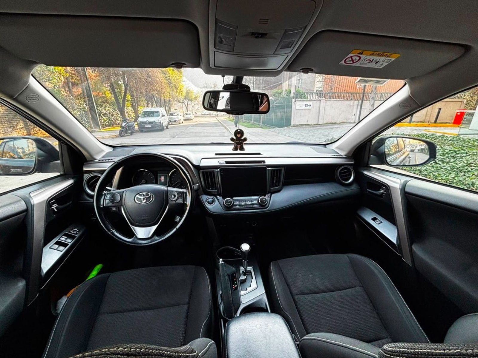 Toyota RAV 4 SUPER LUJO 2.0 AT 2018 - Imagen 9 de 10
