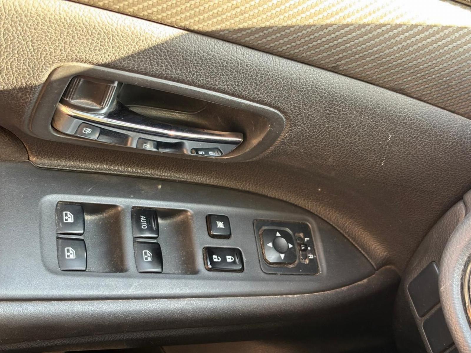 Mitsubishi OUTLANDER 2.0 MT 2016 - Imagen 10 de 10