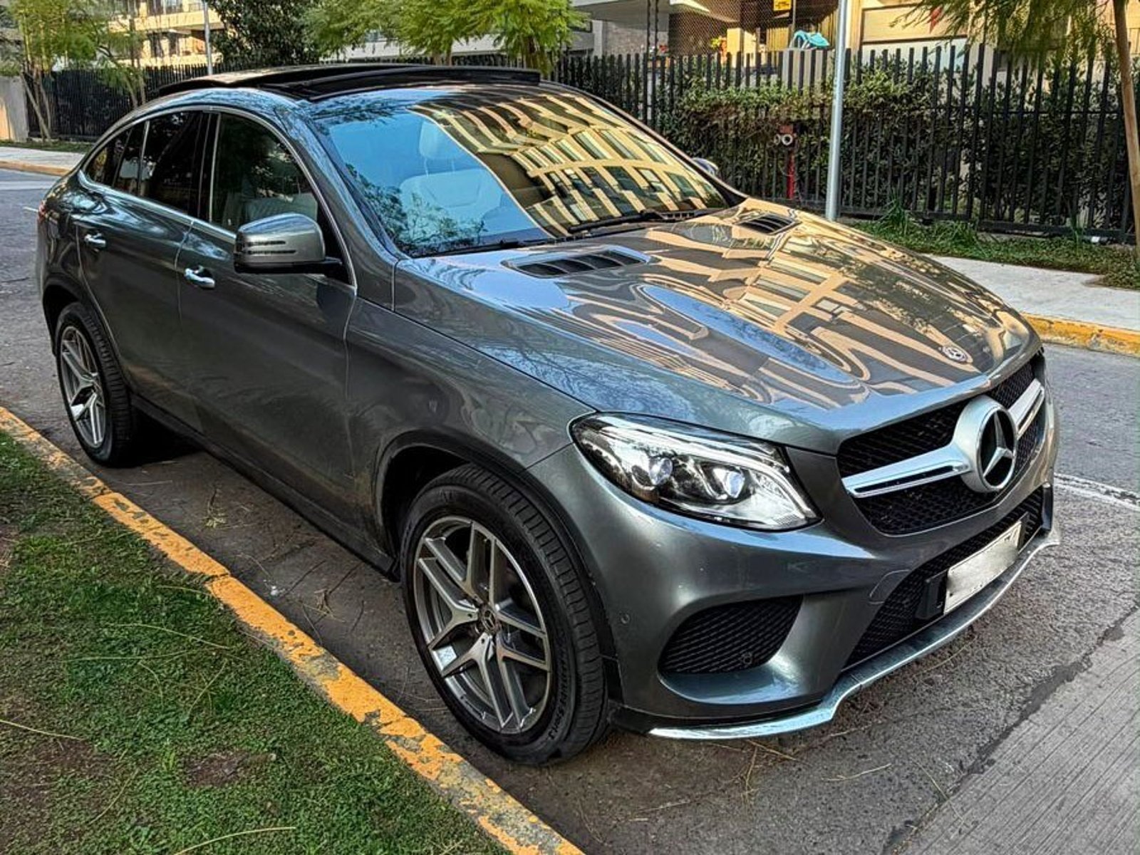 Mercedes-Benz GLE 350D COUPE 4MATIC 3.0 2020 - Foto 2 de 10
